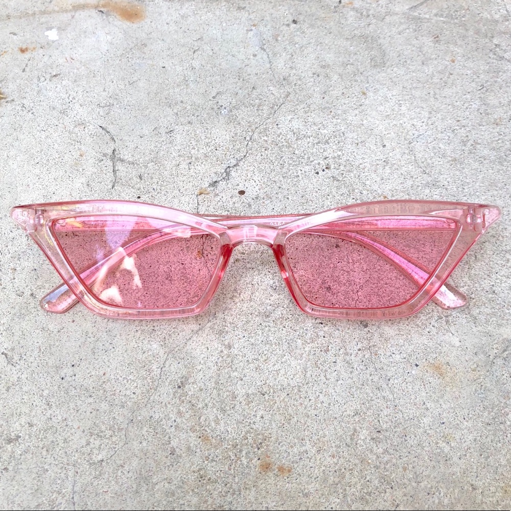 5/$25♥️ Cat eye pink/nude Clear Lucite glasses - Picture 2 of 8